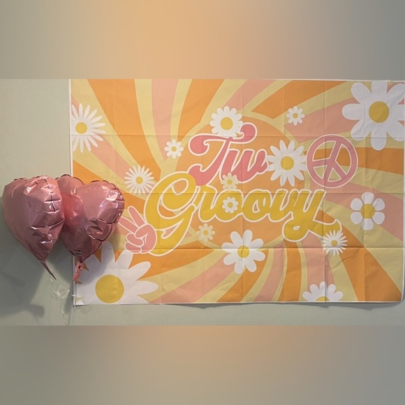 Two Groovy Party Decor - Picture 8 of 9